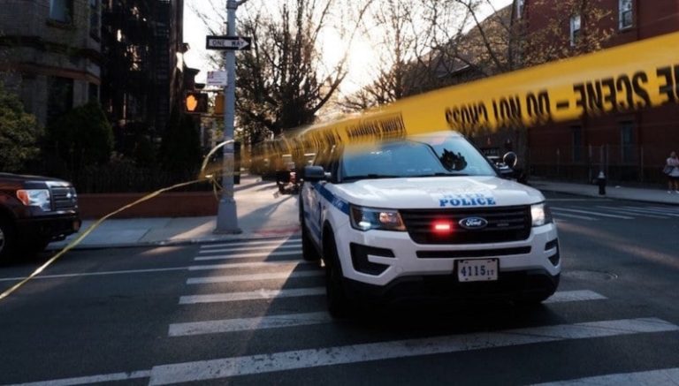 بالفيديو.. مراهقة تقتل نفسها بمركز شرطة في لوس أنجلوس الأميركية!