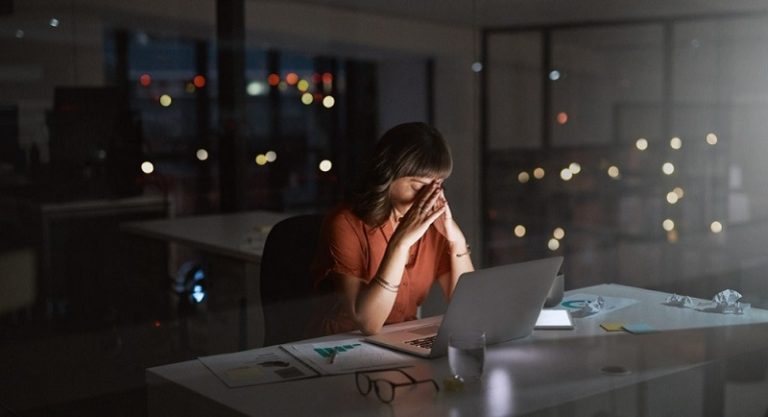 بؤس “المثالية”.. والكأس المرّ!