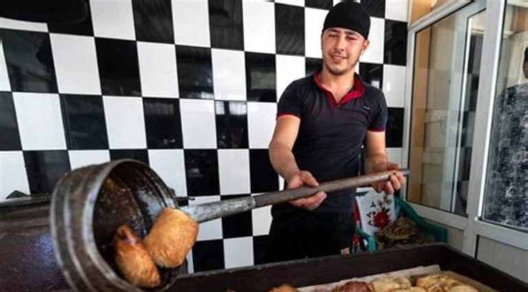 “مفتشو الإقتصاد” في الجنوب: لفحص الحلويات خلال شهر رمضان