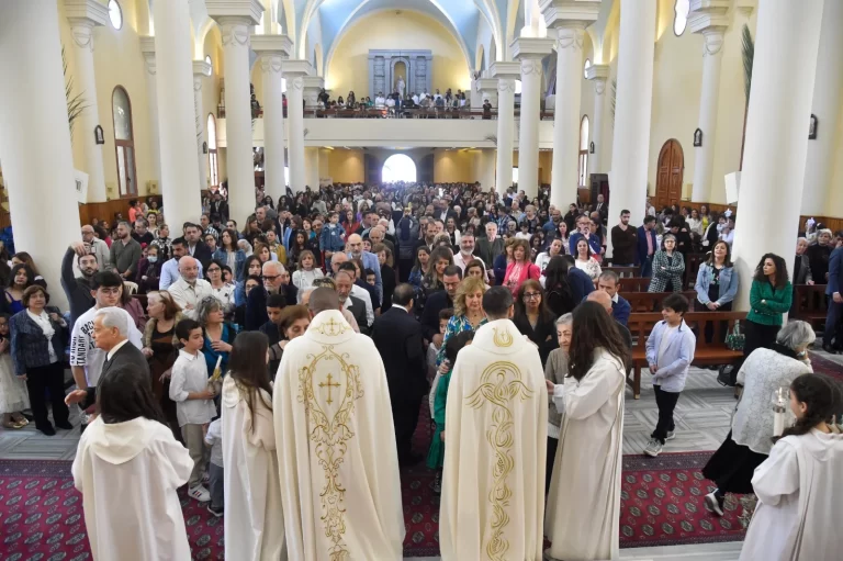 مسيحيو لبنان يحتفلون بـ”أحد الشعانين” (صور)
