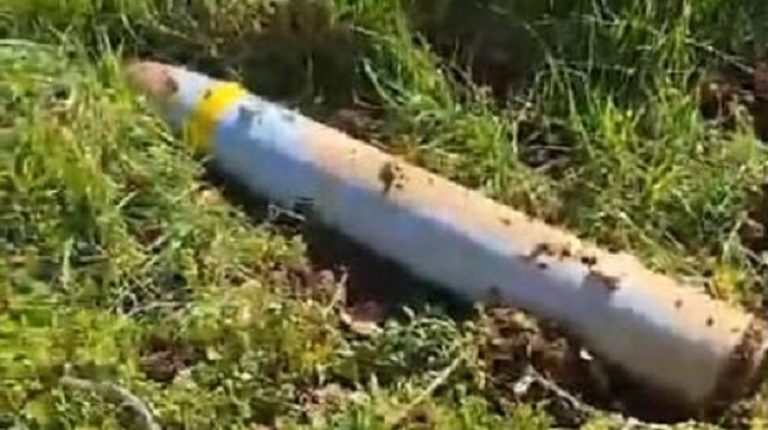 الجيش: عثرنا على صاروخ غير منفجر في كسروان (فيديو)