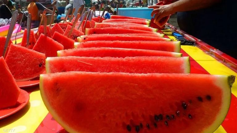 ما علاقة البطيخ الأحمر بمائدة الإفطار في الصين؟