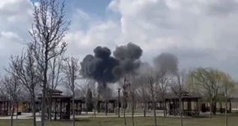 مقتل شخص بتحطم طائرة عسكرية في تركيا (فيديو)