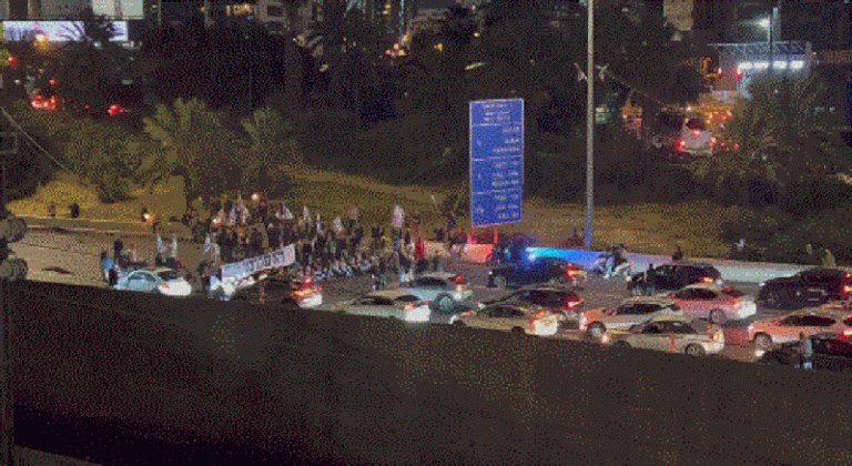 شرطة الاحتلال تعتقل 16 متظاهراً في تل أبيب