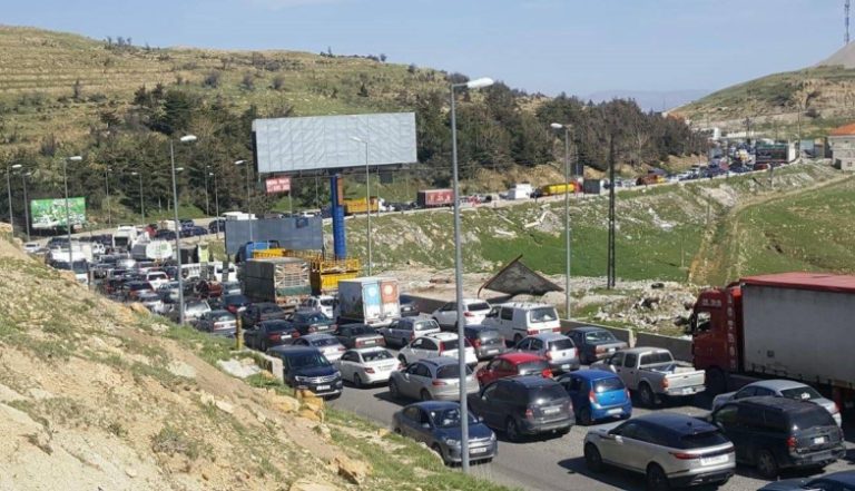 تعديل توقيت سير شاحنات “الترانزيت” على طريق ضهر البيدر