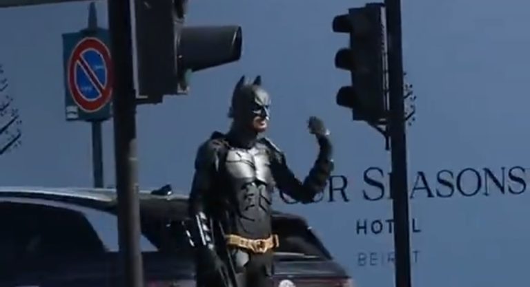 بالفيديو ـ “باتمان” في لبنان!