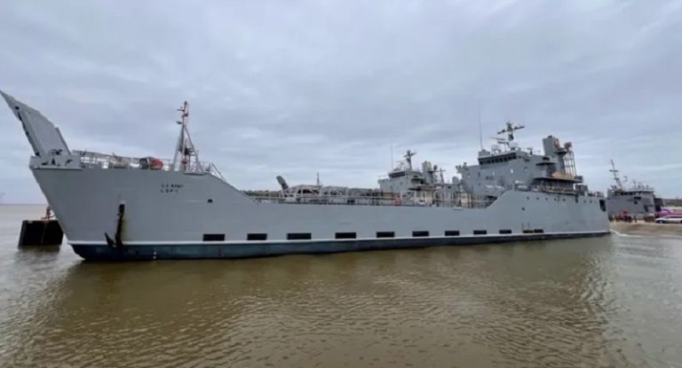 السفينة “بيسون” تتجه إلى الشرق الأوسط لتوصيل المساعدات لغزة