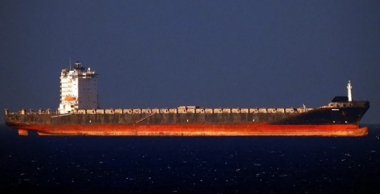 “القوات اليمنية” تستهدف سفينة (Pinocchio) الأميركية في البحر الأحمر