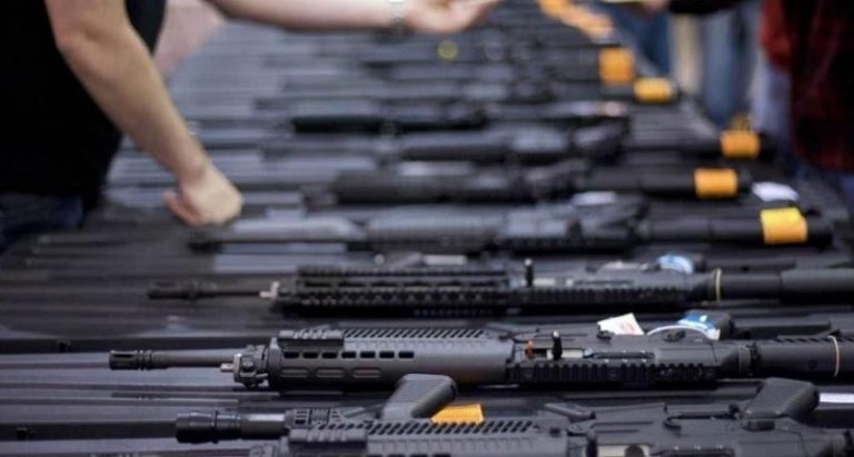 كندا تعلن إيقاف تصدير الأسلحة لـ”إسرائيل”