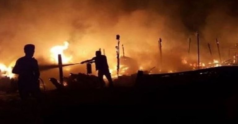 بالفيديو – حريق في مخيم للنازحين السوريين في عرسال