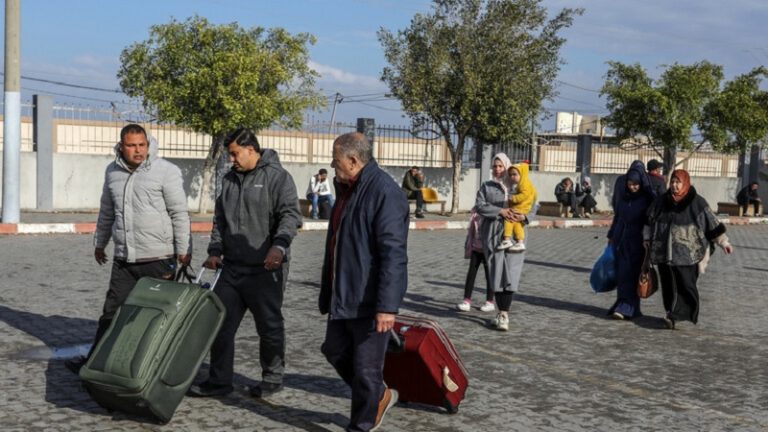 “الخارجية الأردنية”: إجلاء 61 مواطناً أردنياً من غزة