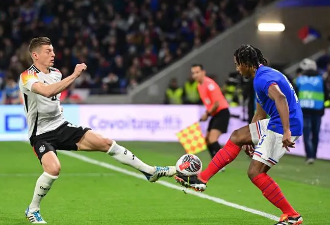 خبر “سارّ” من فرنسا لبرشلونة