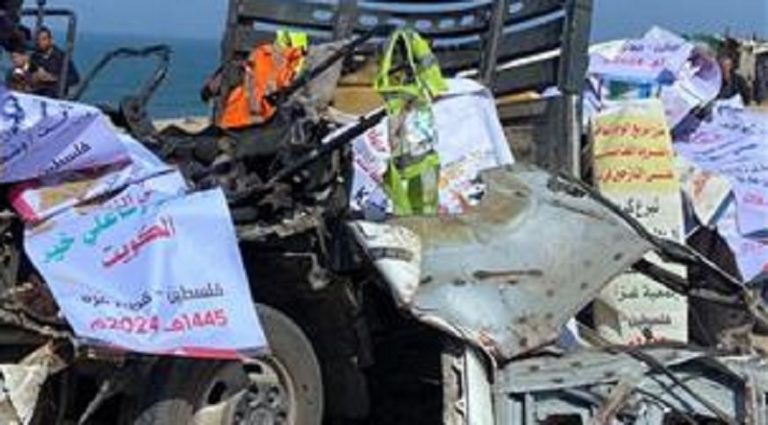 مجزرة جديدة.. الاحتلال يقصف شاحنة مساعدات في دير البلح!