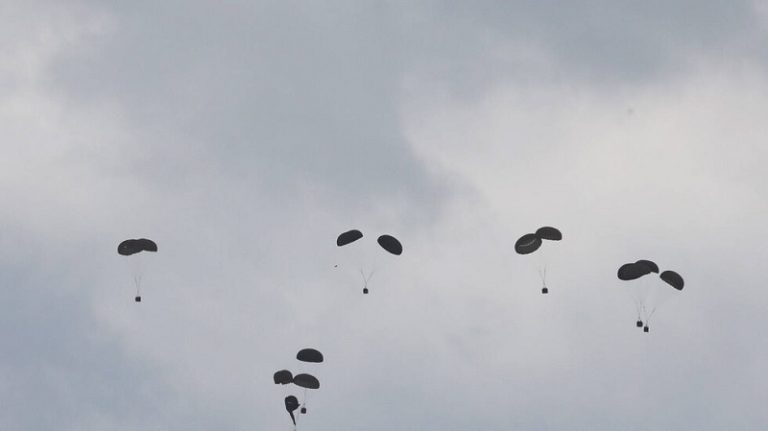 5 إنزالات جوية للمساعدات الأردنية على قطاع غزة