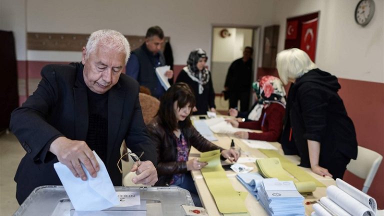 المعارض منصور يافاس يعلن فوزه برئاسة بلدية أنقرة