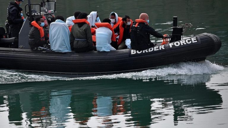 قبرص: العثور على 458 مهاجراً في 6 قوارب من لبنان!