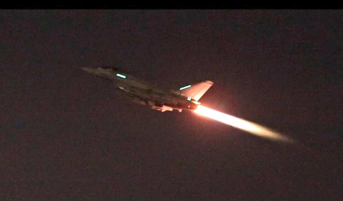 بالفيديو.. هلعٌ في الكيان بسبب صاروخٍ يمني