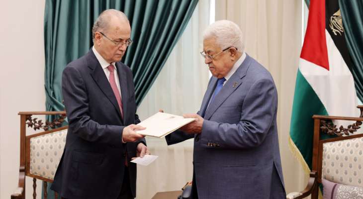 محمد مصطفى يقدم تشكليته الحكومية للرئيس الفلسطيني