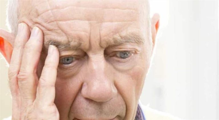 عارض لـ “ألزهايمر” قبل الـ 40!