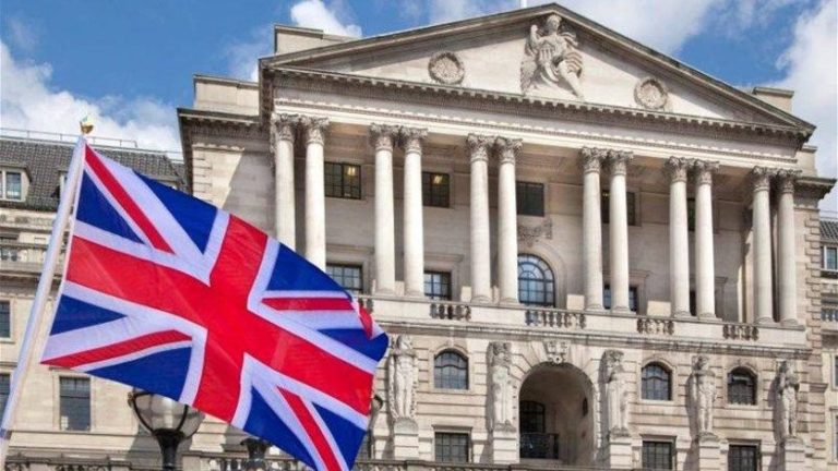 بريطانيا ترفع العقوبات عن “الشرع”