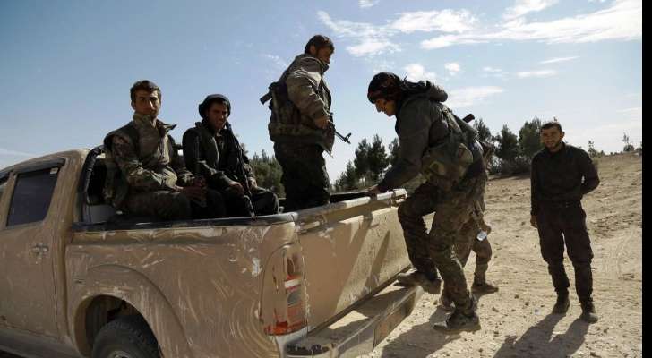 “المرصد السوري”: مقتل 18 شخصاً بهجوم لـ “داعش” في دير الزور