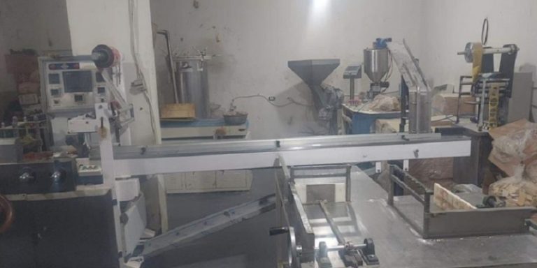 محضرا ضبط بحق معملين للحلويات في صيدا والسكسكية