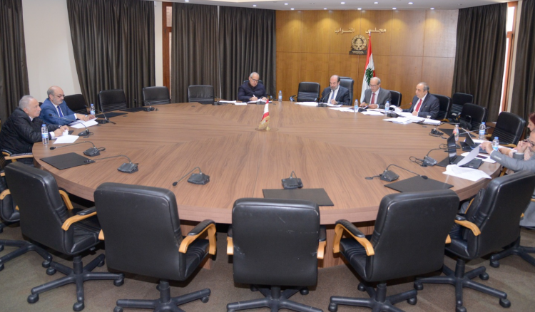 “الإدارة والعدل” تقر مواد تتعلق بمهام الهيئة الناظمة للإعلام وصلاحياتها