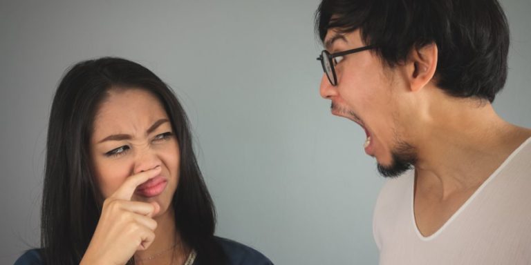 أسباب روائح الجسم الكريهة