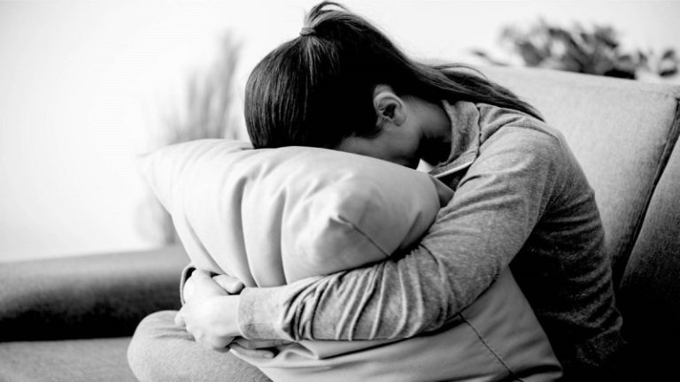 هل من عوارض تؤكد الإصابة بالإكتئاب؟