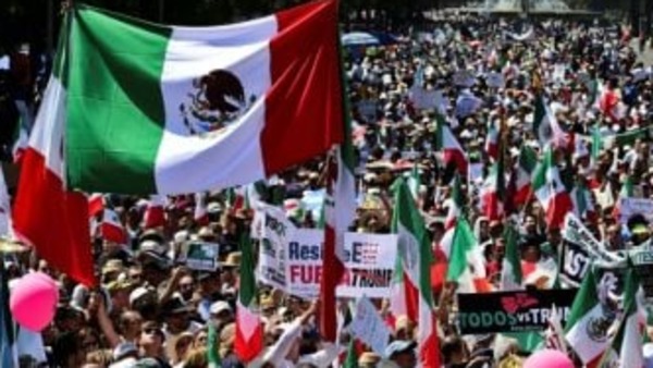 بالفيديو.. اقتحام القصر الرئاسي في المكسيك