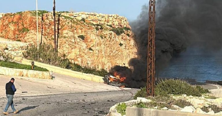 معلومات عن شهداء باستهداف سيارة على طريق الناقورة