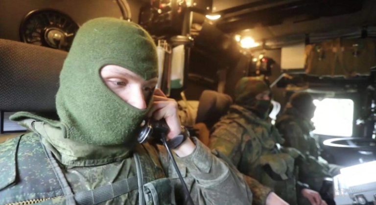 بالفيديو.. “اسكندر الروسي” يدمر موقعاً أوكرانيأً!