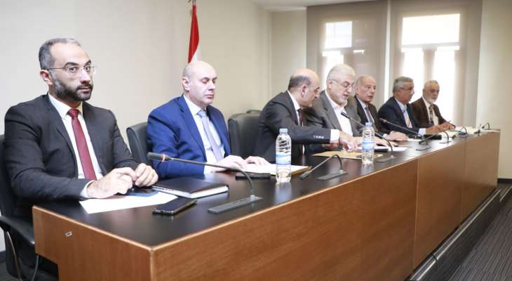 “الدفاع والداخلية” تناقش ملف تأمين الطوابع