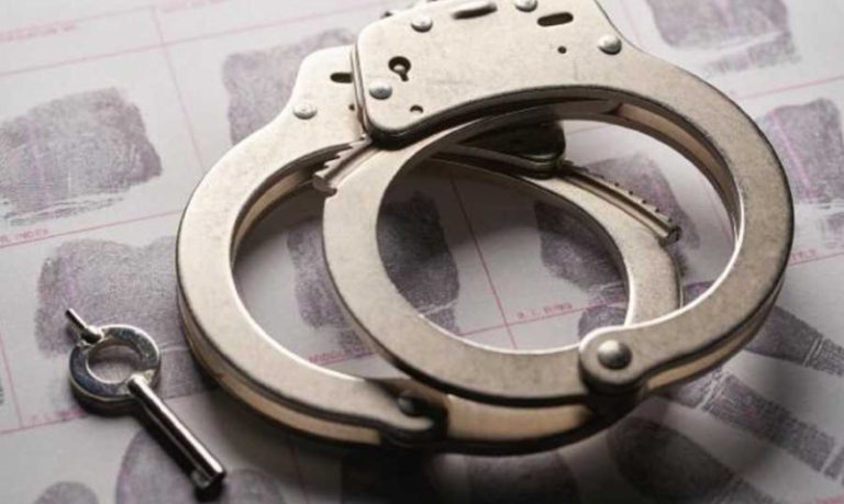 شقيقتان تبيعان الذهب المغشوش بقبضة قوى الأمن