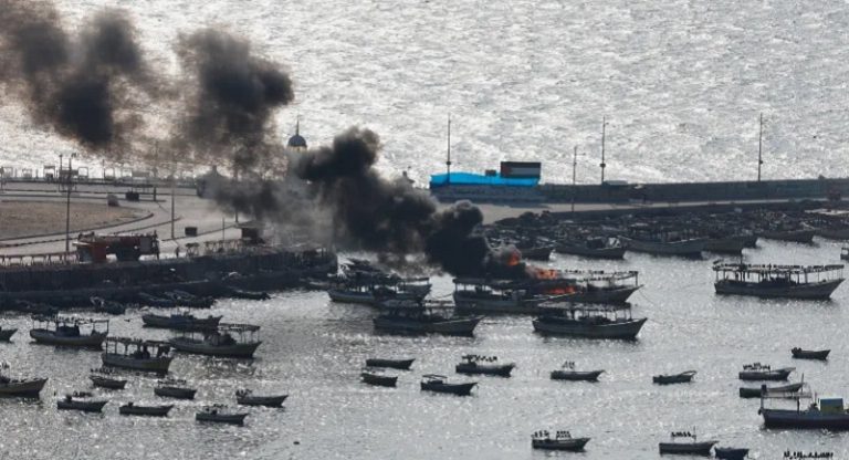 احتراق سفينة أميركية!