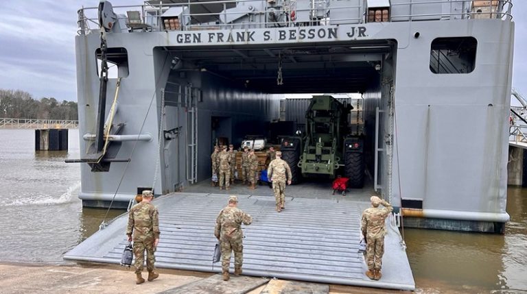 الجيش الأميركي يبدأ في بناء رصيف بحري قبالة غزة