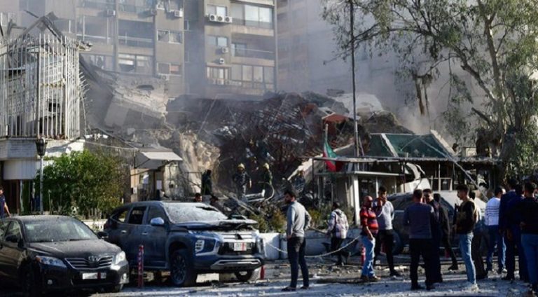 السفير الإيراني لدى دمشق: استشهاد 5 إلى 7 أشخاص بالهجوم الإسرائيلي على مبنى القنصلية الإيرانية