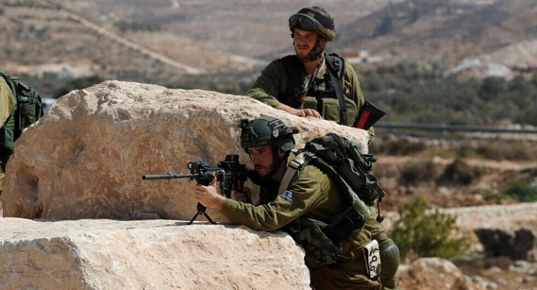 بالفيديو.. فريق قناة “الميادين” يتعرض لإطلاق نار “إسرائيلي”