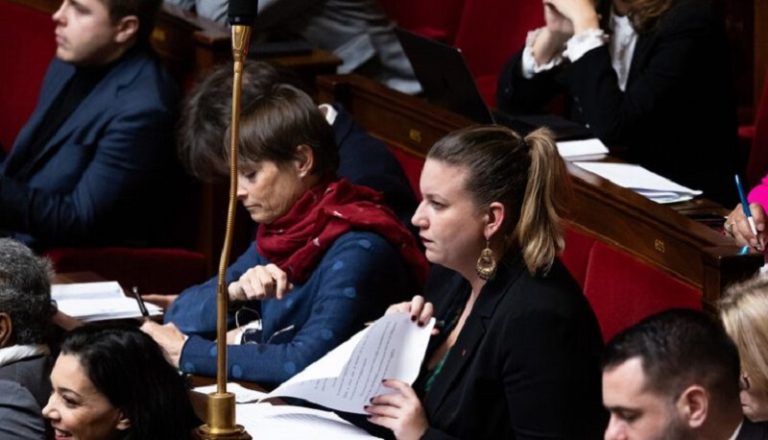 الشرطة الفرنسية تستدعي نائبة يسارية بسبب “طوفان الاقصى”