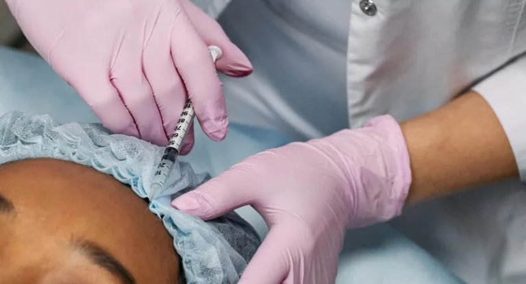 عملية تجميل تتسبب بإصابتهن بـ”الإيدز”!