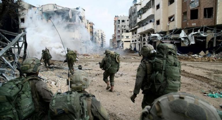 “هآرتس”: الجيش انسحب من غزة بسبب الإرهاق القتالي