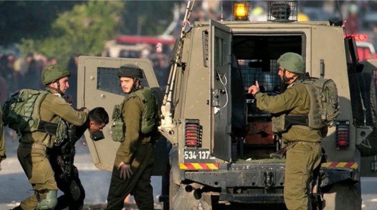 الاحتلال يطلق سراح مسعفين