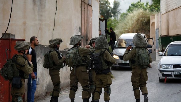 الاحتلال يعتقل منفذي عملية الدهس في القدس