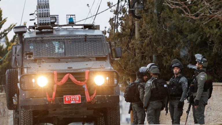 إعلام العدو: مسلح أطلق النار على دورية للجيش