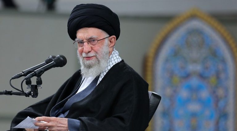 الخامنئي: الاحتلال أخطأ في الهجوم على قنصليتنا.. وسيعاقب