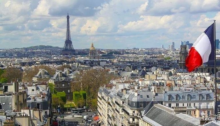 فرنسا تنصح رعاياها بعدم السفر إلى عدة دول
