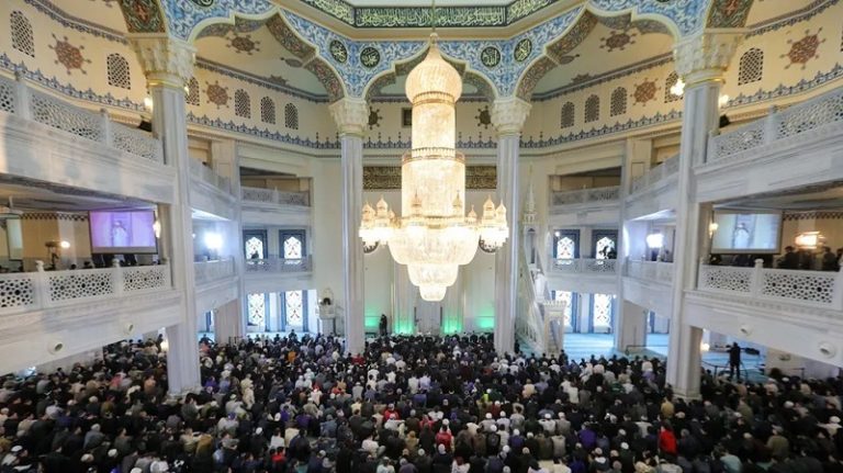 باكستان تنشر أكثر من 100 ألف شرطي وقت صلاة عيد الفطر