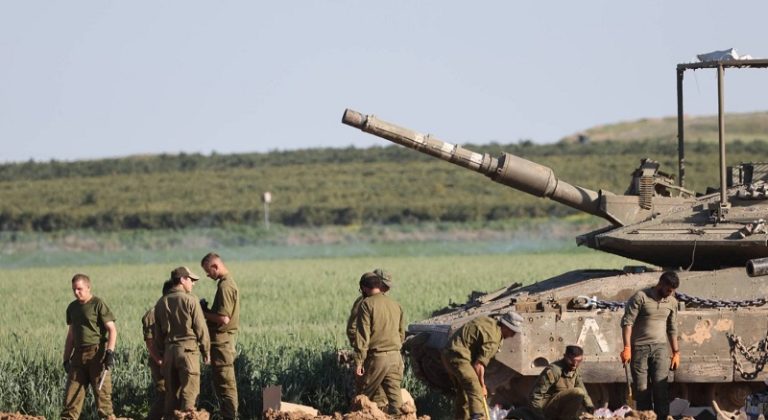 جيش الاحتلال يحظر على أفراده السفر تأهباً لرد إيران