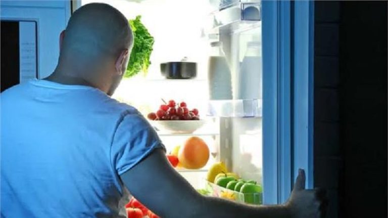 ما الأطعمة التي يجب تجنبها مساءً؟