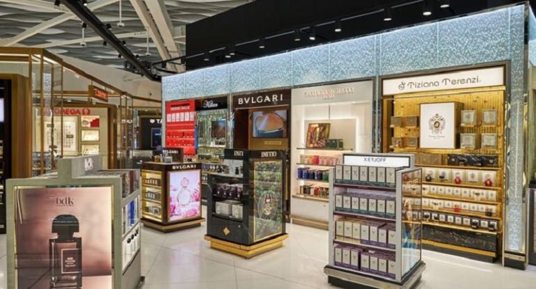 نائب إيطالي متهم بسرقة عطر!